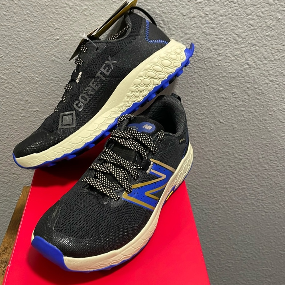 NIB - New Balance Women’s Fresh Foam X Hierro v7 Gore-Tex, size 7.5